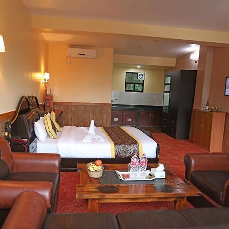 Grand Shivalaya Hotel And Restro Pokhara Ngoại thất bức ảnh
