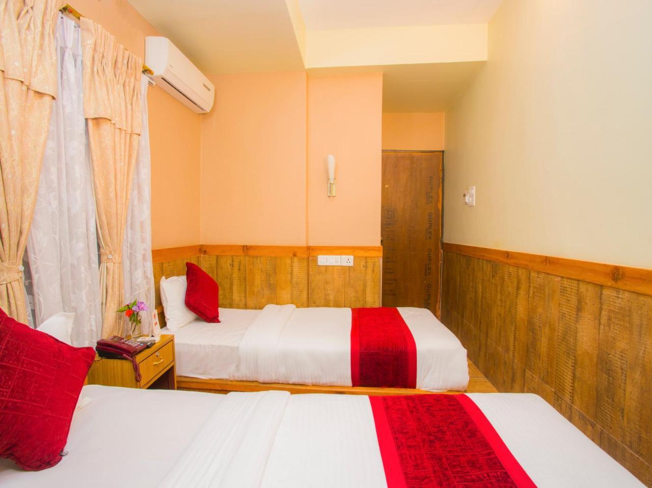 Grand Shivalaya Hotel And Restro Pokhara Ngoại thất bức ảnh