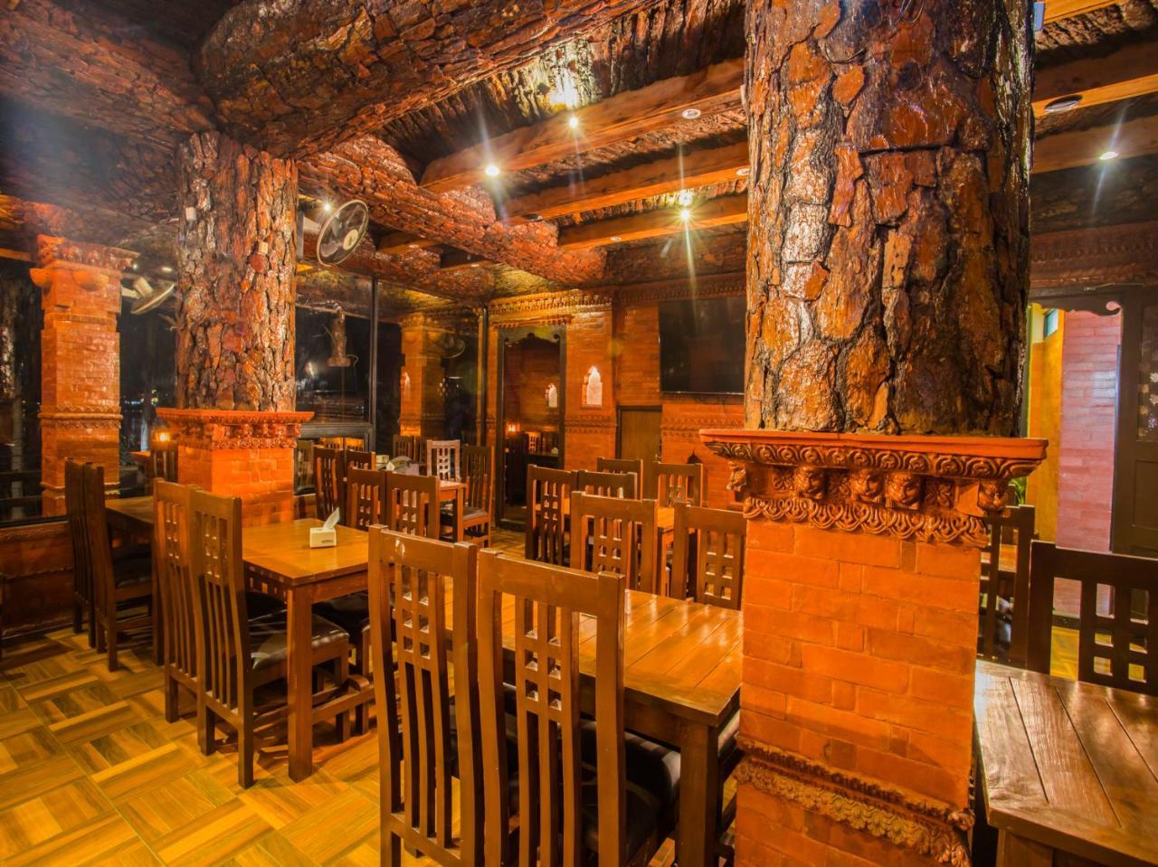Grand Shivalaya Hotel And Restro Pokhara Ngoại thất bức ảnh
