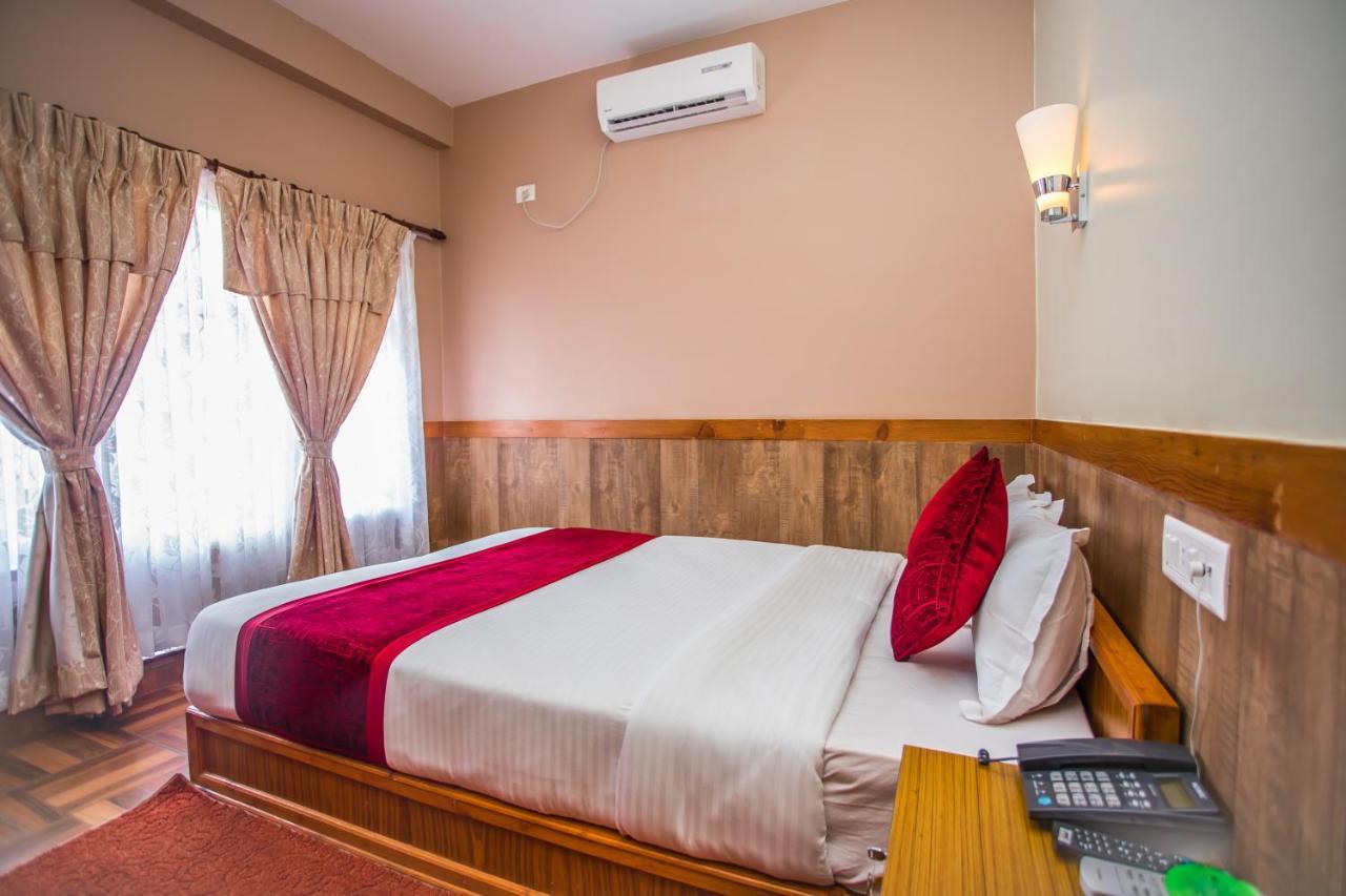 Grand Shivalaya Hotel And Restro Pokhara Ngoại thất bức ảnh