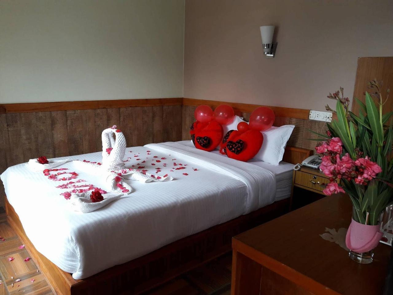 Grand Shivalaya Hotel And Restro Pokhara Ngoại thất bức ảnh