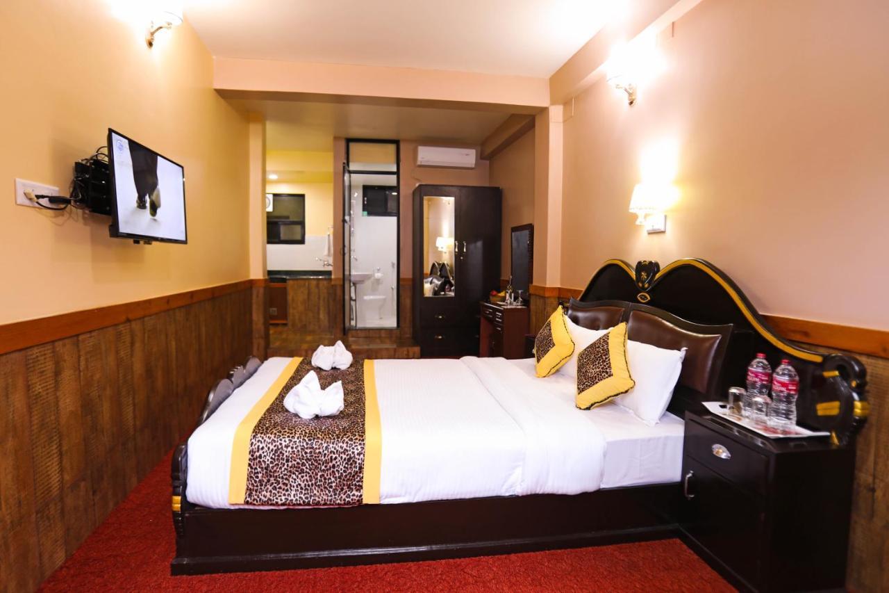Grand Shivalaya Hotel And Restro Pokhara Ngoại thất bức ảnh